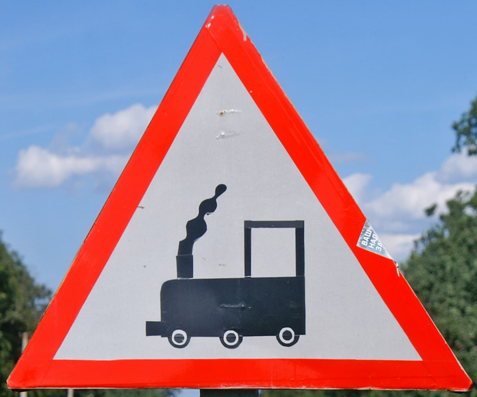 Фотографія саморобного знака «Залізничний переїзд без шлагбаума»